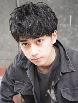 カライング(ing) スーツ短髪ツーブロック束感モテる黒髪シークレットパーマ流行