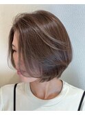 丸みショート×白髪ぼかしハイライト
