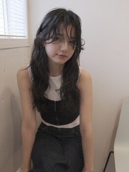 ラボ(Ravo)の写真/パーマの可愛さに自信あり！柔らかく揺れる外国人のクセ毛風ウェーブ☆柔らかさ＆毛束感にこなれ感をプラス