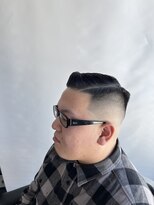 ユーゼンバーバーエアーストリームベース(YUZEN BARBER AIR STREAM BASE)&nbsp;サイドパート、七三フェード