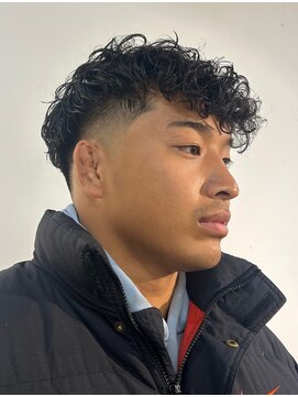 グラッシー(GLASSY) スペインカール/スパイキーショート/フェザーパーマ/：フェード