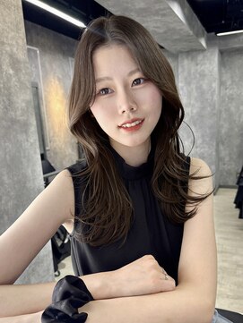 イコ(.ico) ミディアムくびれヘア