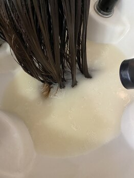 ナナイロ(NANAIRO)の写真/トリートメントは酸化する?日本で唯一の技術で髪の油分を除去し素髪を整えるヘッドスパ♪