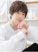 マット質感で優し気サイドパートショートa越谷20代30代40代