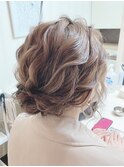 大きめカールベースのアップスタイル