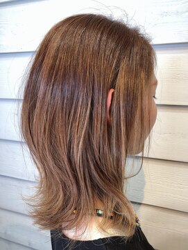 ニューラインギンザ(New-Line 銀座) 《田山未希子》くびれ外ハネミディ　魅力倍増カール