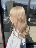 ハイトーンカラーツヤ髪スタイルロングヘア