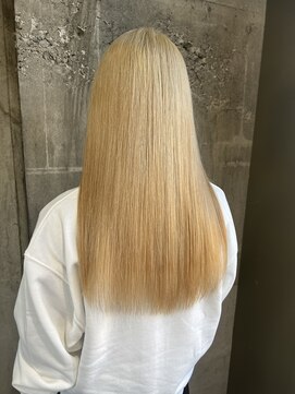 ガルボ ヘアー(garbo hair) #高知 #美容室 #ハイトーン #ベージュ #ブリーチ #10代 #20代