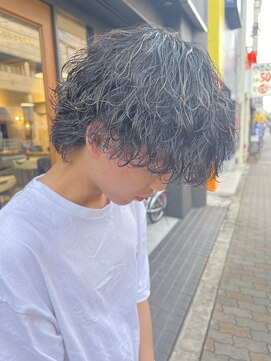 フリーク バーバーショップ 都島店(FREAK BARBER SHOP) 波巻きツイストスパイラル黒髪マッシュウルフ