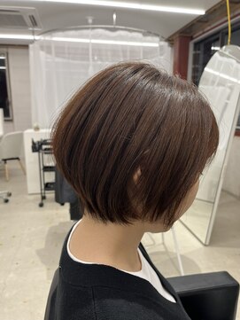 ネモ(nemo) 丸みショートボブ