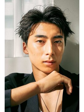 ノイ(noi) センターパートニュアンスパーマ刈り上げツーブロックメンズヘア