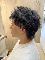 ガビーヘアルーブ(gabi hair LOOB) センターパートウルフカットツイストスパイラルパーマ