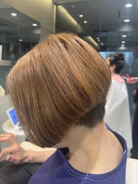 ヒスイバイケンジ(hisui by KENJE) 刈り上げ×ハイトーンスタイル