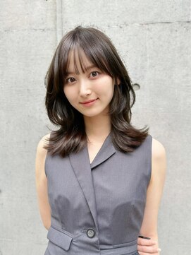 ニューヨークニューヨーク なんば道頓堀店(NYNY) レイヤーカット　くびれヘア　ミディアム　オリーブカラー