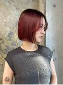 タッセルボブ切りっぱなしボブミルクティーベージュ外ハネボブ