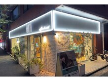 アース 武蔵境店(HAIR & MAKE EARTH)の雰囲気（存在感があり映える外観が目標になる武蔵境の美容室です☆）