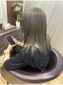 オリーブベージュ