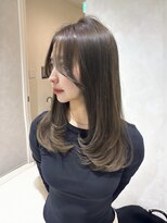 ジーナ 新宿(Zina)&nbsp;【あかね】オリーブベージュ/レイヤー/顔まわりカット/新宿