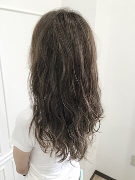 リードヘアーバイバンプ(Lead Hair by vamp) 【Lead Hair】外国人風波巻き１(バックスタイル)
