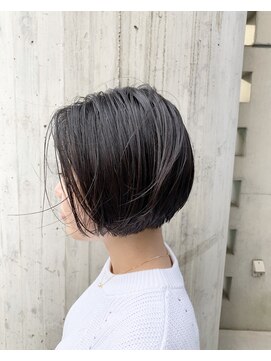 リバレッジ 広尾(Leverage) 柔らかい動きのあるオシャレショートボブ