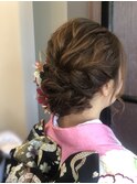 ミディアムボブのアップスタイル
