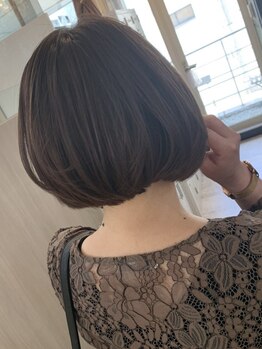 ヘアーサロンアズール(Hair Salon Azure)の写真/【カット+全体カラー+ライトTR¥6600～★】ダメージレス&低刺激◎白髪を活かした魅せるデザインに感動!