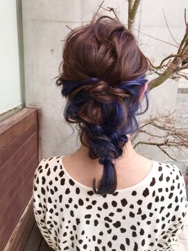 エム インターナショナル 春日部本店(EMU international) ブルーのインナーカラー