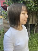 『透明感のあるピスタチオグレージュとハイライトカラー』