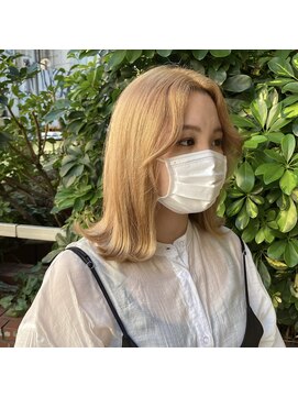 インク 渋谷(INK.) ベージュカラーのセンターパート