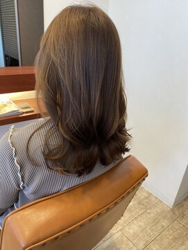 マーリャヘアー(mallia hair) ミディアムレイヤー