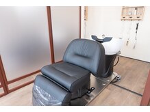 ◆業界最高級フルフラットのシャンプー台で施術♪
