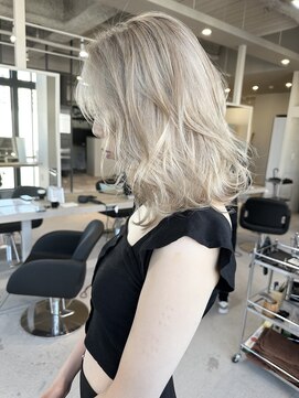 リア 近鉄八尾店(Lia) ホワイトベージュ