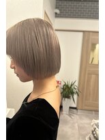 リノショアーズ 元町店(RINOSHORES)&nbsp;ぱっつんボブミルクティーベージュ外国人風カラーブロンド