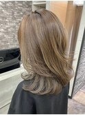 ブリーチカラー　レイヤーカット　透明感　ミルクティーベージュ