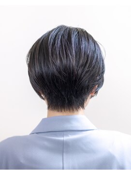 ルプラ ガーデン(le-pla garden) 前下がりショート#黒髪#耳掛けショート#くびれショート#ボブ