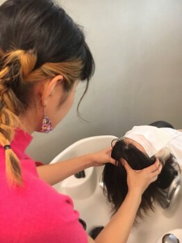 リコモ(Likkle More)の写真/くつろぎの個室空間とフルフラットになる【YUMEシャンプー台】で至福のひと時を…本格炭酸泉設置あり☆