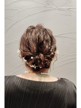 サンジュウナナドシー 大宮東口店(37.0℃) シニヨン