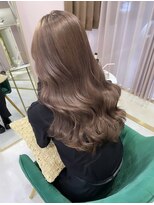 ラヴィ(Lavie)&nbsp;ミディアムレイヤーハッシュカットオリーブグレーココアベージュ