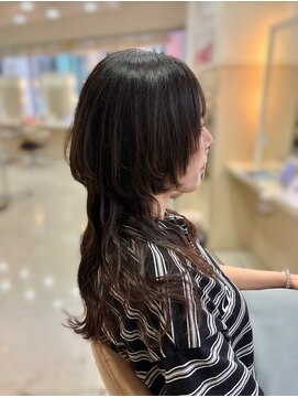 ハウス(HAUS.) ハイレイヤー×ロングウルフカット