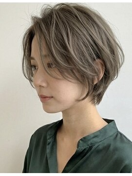 ファム 札幌大通(fam) 冬カラー白髪生かし小顔ショート×透明感アッシュ