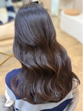 レア 表参道(L'ea) 大人ガーリーダークアッシュミディアムレイヤー似合わせカット