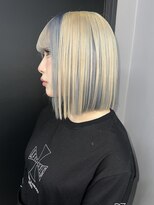 ギミックパシャ(GIMMICK pasha)&nbsp;ホワイトブロンド×水色のデザインカラー