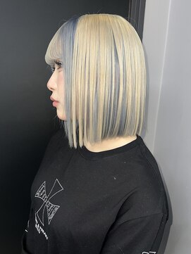 ギミックパシャ(GIMMICK pasha) ホワイトブロンド×水色のデザインカラー