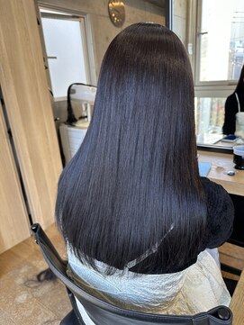 カリーナコークス 原宿 渋谷(Carina COKETH) レイヤーカットディープパープルインナーカラーケアブリーチ