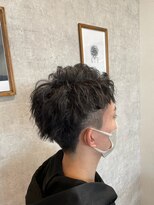 ヘアーワークス ボナ(HAIR WORKS bona.) メンズ スーツ黒髪短髪ビジネス向き×パーマ/ツーブロック