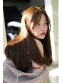 ストレートヘア・小顔レイヤー・ベージュ艶カラー・お顔まわり◎