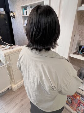 キャアリー(Caary) 福山美容室caary 切りっぱなし外ハネレイヤーミディアム韓国風