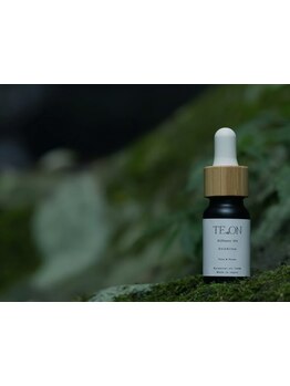 モノトーン基調で落ち着いた空間◇選択できるTE.ONバスオイルを使ったマッサージで心地よい香りに包まれる