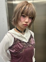 ピア ヤクイン(Pia Yakuin)&nbsp;レイヤーボブ/デザイン/ローライトカラー