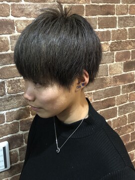 コルヌ(cornu) 透明感抜群のダークグレイアッシュ